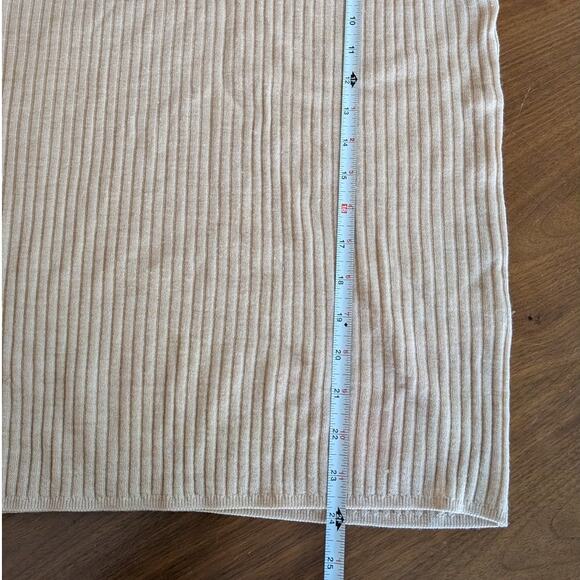 Banana Republic Tan 100% Merino Wool Short Sleeve Ribbed Sweater, size S - Picture 4 of 6